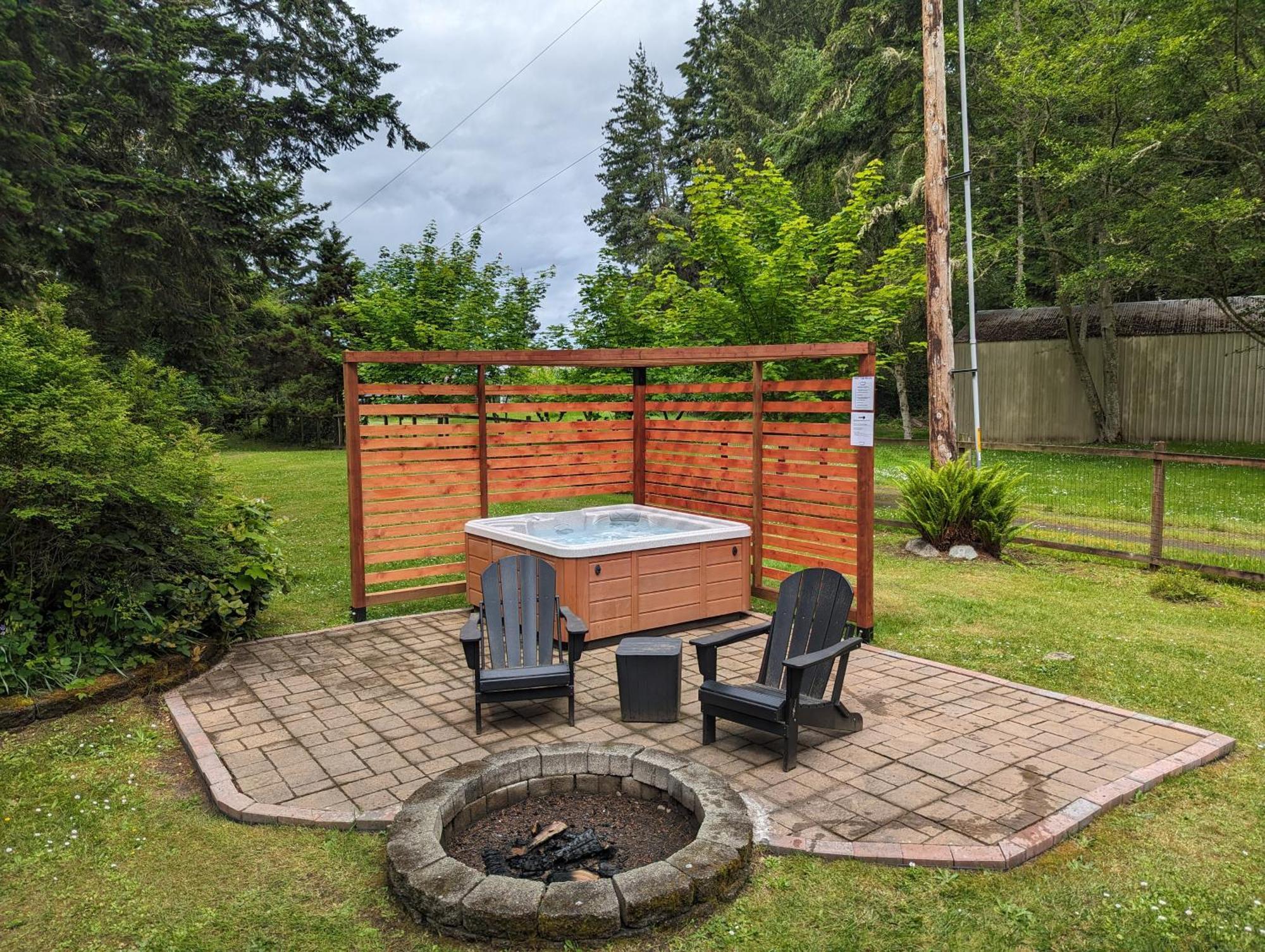 Fox Paws Luxury Cabin - Hot Tub, Fire Pit & Pines! Hansville Zewnętrze zdjęcie